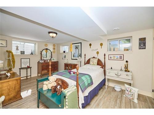 226 Woolverton Road, Grimsby, ON - Indoor Photo Showing Bedroom