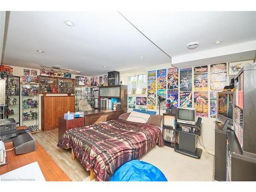 226 Woolverton Road, Grimsby, ON - Indoor Photo Showing Bedroom