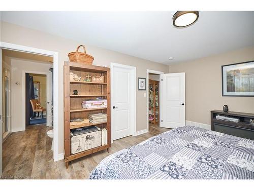 226 Woolverton Road, Grimsby, ON - Indoor Photo Showing Bedroom