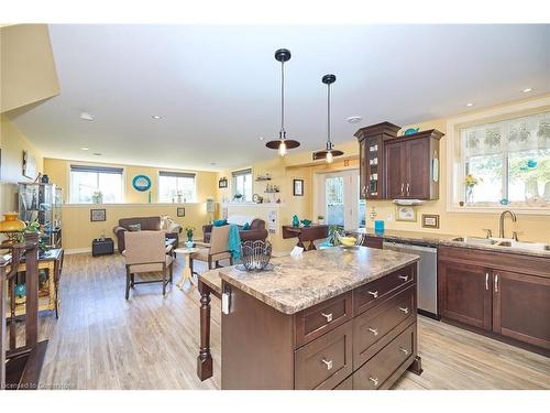 226 Woolverton Road, Grimsby, ON - Indoor Photo Showing Kitchen With Double Sink