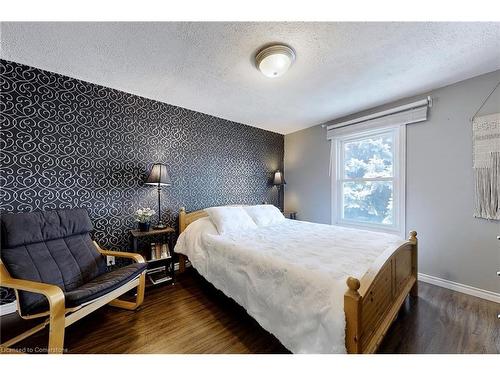 117 Elmview Street W, Welland, ON - Indoor Photo Showing Bedroom