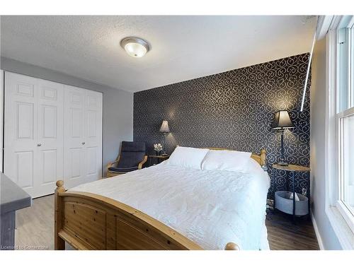 117 Elmview Street W, Welland, ON - Indoor Photo Showing Bedroom