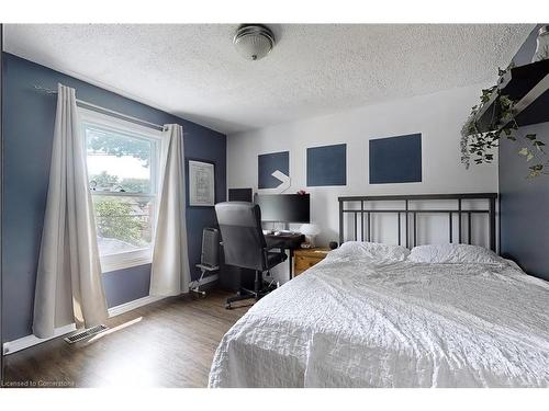 117 Elmview Street W, Welland, ON - Indoor Photo Showing Bedroom