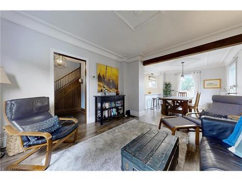 117 Elmview Street W, Welland, ON - Indoor Photo Showing Living Room