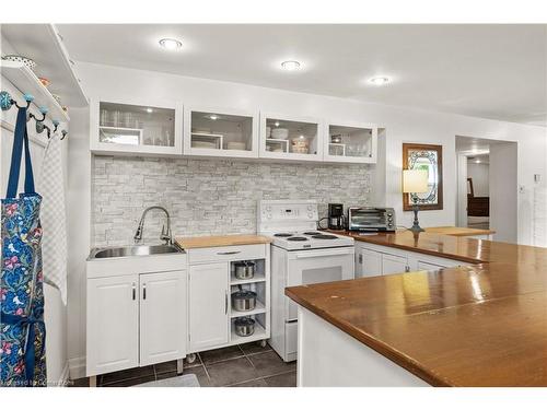 578 Millgrove Side Road, Waterdown, ON - Indoor Photo Showing Kitchen