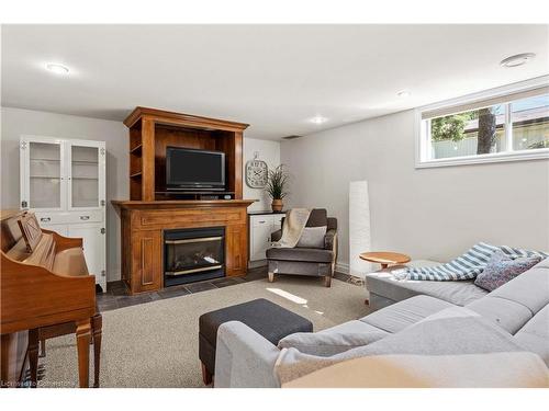 578 Millgrove Side Road, Waterdown, ON - Indoor Photo Showing Living Room With Fireplace