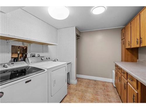 578 Millgrove Side Road, Waterdown, ON - Indoor Photo Showing Laundry Room