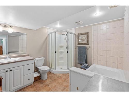 578 Millgrove Side Road, Waterdown, ON - Indoor Photo Showing Bathroom