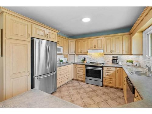 578 Millgrove Side Road, Waterdown, ON - Indoor Photo Showing Kitchen