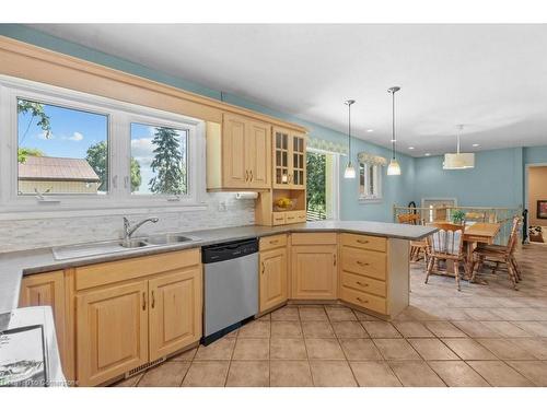 578 Millgrove Side Road, Waterdown, ON - Indoor Photo Showing Kitchen With Double Sink