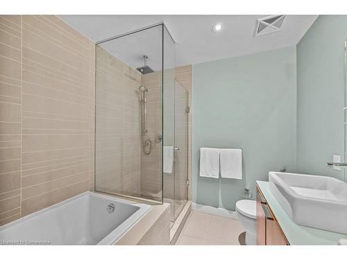 703-25 Stafford Street, Toronto, ON - Indoor Photo Showing Bathroom