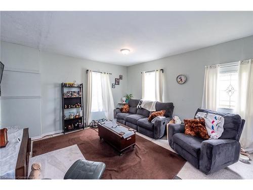 3694 #3 Highway, Haldimand, ON - Indoor Photo Showing Living Room