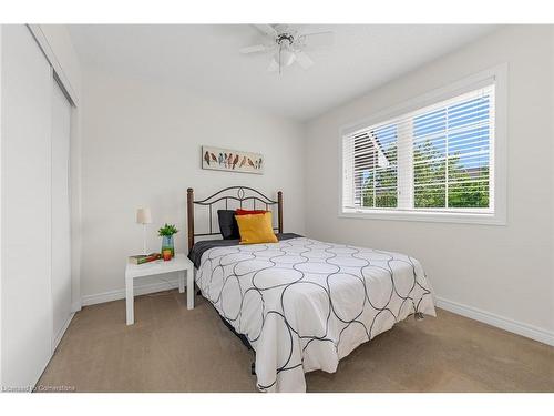 6-100 Beddoe Drive, Hamilton, ON - Indoor Photo Showing Bedroom