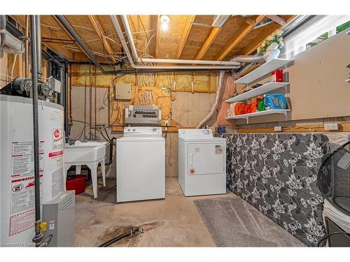 6-100 Beddoe Drive, Hamilton, ON - Indoor Photo Showing Laundry Room