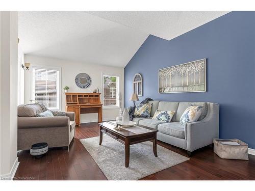 6-100 Beddoe Drive, Hamilton, ON - Indoor Photo Showing Living Room