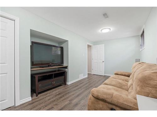 3 Dunrobin Drive, Caledonia, ON - Indoor Photo Showing Living Room