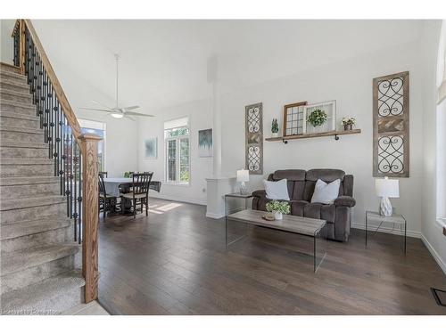 3 Dunrobin Drive, Caledonia, ON - Indoor Photo Showing Living Room