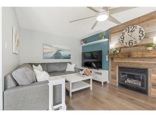 3 Dunrobin Drive, Caledonia, ON - Indoor Photo Showing Living Room With Fireplace