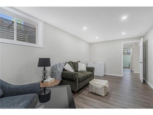 3 Dunrobin Drive, Caledonia, ON - Indoor Photo Showing Living Room