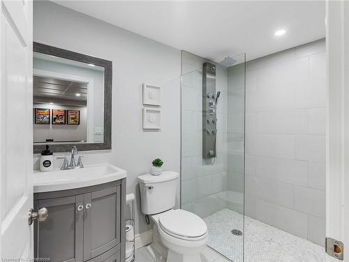 1414 Sandusk Road, Jarvis, ON - Indoor Photo Showing Bathroom