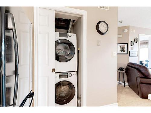 304-2040 Cleaver Avenue, Burlington, ON - Indoor Photo Showing Laundry Room