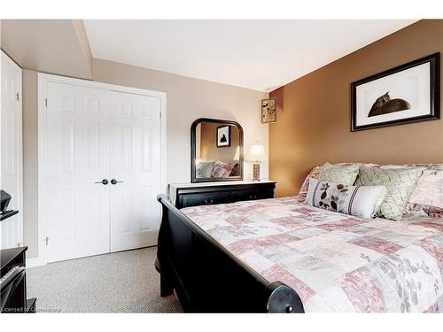 304-2040 Cleaver Avenue, Burlington, ON - Indoor Photo Showing Bedroom