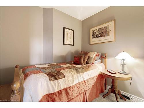 304-2040 Cleaver Avenue, Burlington, ON - Indoor Photo Showing Bedroom