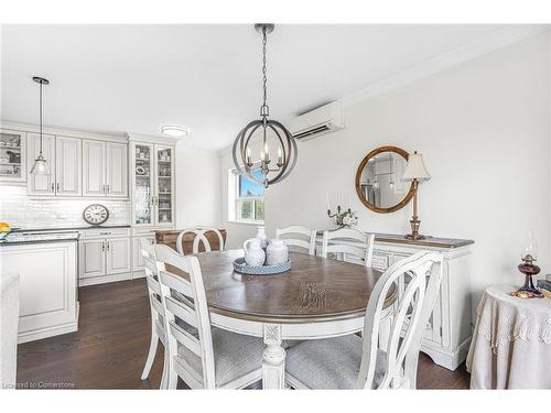 303-350 Concession Street, Hamilton, ON - Indoor Photo Showing Dining Room