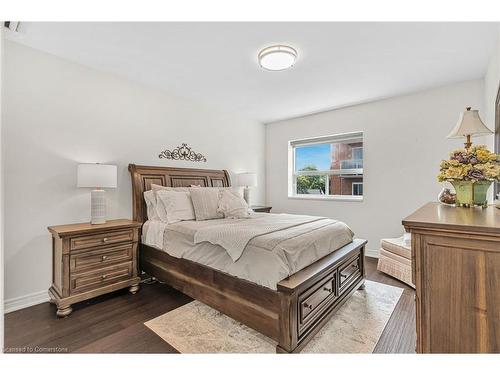 303-350 Concession Street, Hamilton, ON - Indoor Photo Showing Bedroom