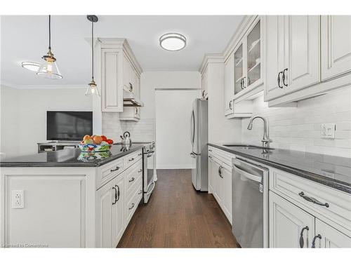 303-350 Concession Street, Hamilton, ON - Indoor Photo Showing Kitchen With Upgraded Kitchen