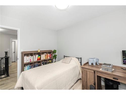 57 Larry Crescent, Caledonia, ON - Indoor Photo Showing Bedroom