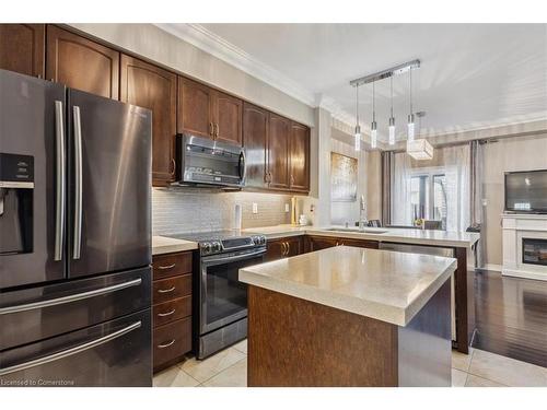 41-515 Winston Road, Grimsby, ON - Indoor Photo Showing Kitchen With Stainless Steel Kitchen With Upgraded Kitchen