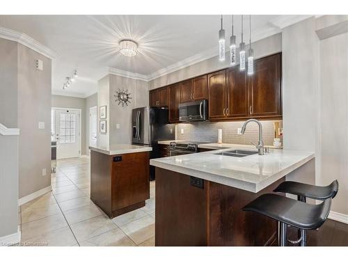 41-515 Winston Road, Grimsby, ON - Indoor Photo Showing Kitchen With Double Sink