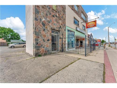 225 Parkdale Avenue N, Hamilton, ON 