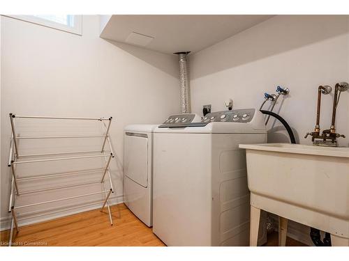 3-94 Huntingwood Avenue, Hamilton, ON - Indoor Photo Showing Laundry Room