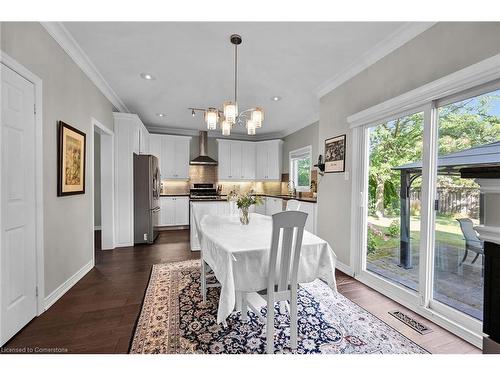 1151 Lockhart Road, Burlington, ON - Indoor Photo Showing Dining Room