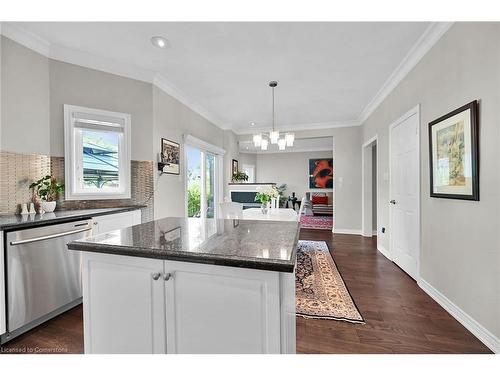 1151 Lockhart Road, Burlington, ON - Indoor Photo Showing Kitchen