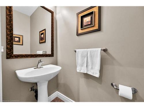 1151 Lockhart Road, Burlington, ON - Indoor Photo Showing Bathroom