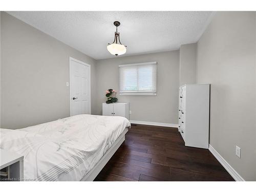 1151 Lockhart Road, Burlington, ON - Indoor Photo Showing Bedroom