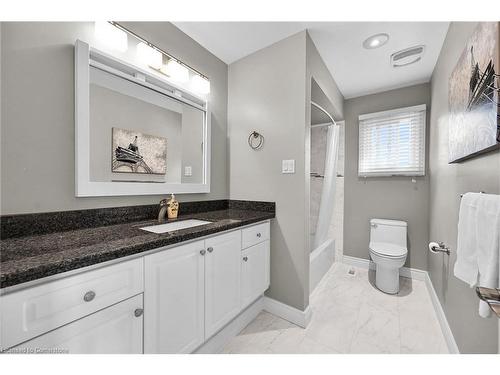 1151 Lockhart Road, Burlington, ON - Indoor Photo Showing Bathroom