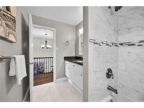 1151 Lockhart Road, Burlington, ON - Indoor Photo Showing Bathroom