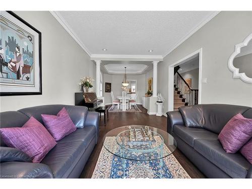 1151 Lockhart Road, Burlington, ON - Indoor Photo Showing Living Room