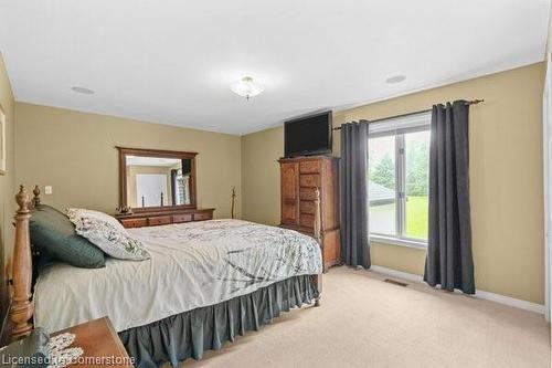 7385 Milburough Line, Milton, ON - Indoor Photo Showing Bedroom