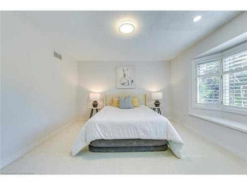 341 Acacia Court, Oakville, ON - Indoor Photo Showing Bedroom