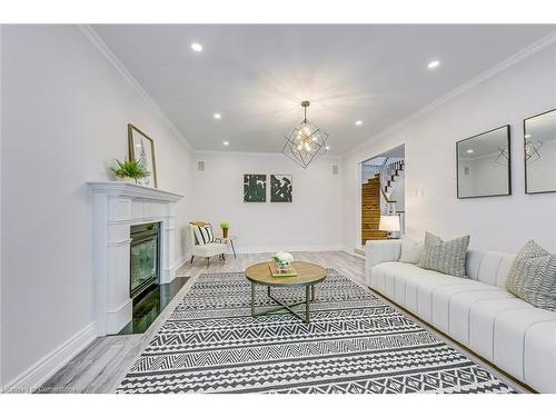 341 Acacia Court, Oakville, ON - Indoor Photo Showing Living Room