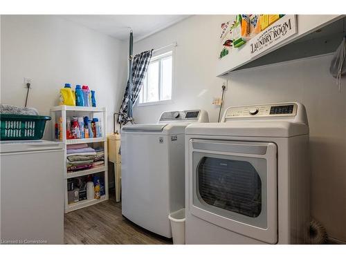 423 Parkdale Avenue, Fort Erie, ON - Indoor Photo Showing Laundry Room