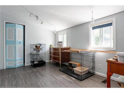 423 Parkdale Avenue, Fort Erie, ON - Indoor Photo Showing Bedroom