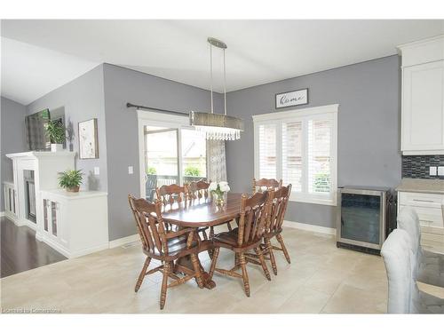 120 Creekside Drive, Welland, ON - Indoor Photo Showing Dining Room