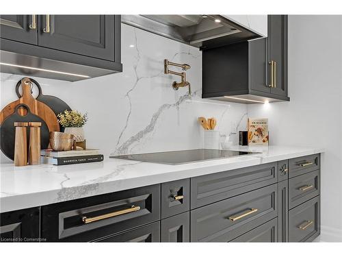 2642 Bluffs Way, Burlington, ON - Indoor Photo Showing Kitchen