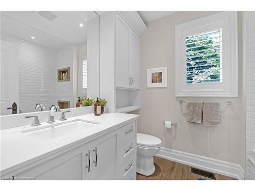 2642 Bluffs Way, Burlington, ON - Indoor Photo Showing Bathroom